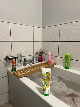 Snapshot of CheekyChelseaX chatting on 11-12-25, 06:30 CheekyChelseaX online show from 11-12-25, 06:30