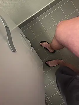 Snapshot of NuclearValue40 chatting on 02-08-26, 05:27 NuclearValue40 online show from 02-08-26, 05:27