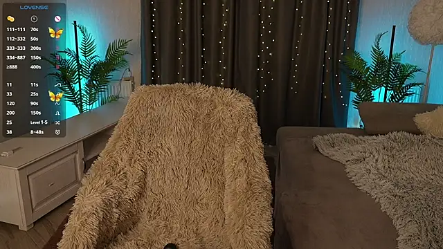 ValenciiaQ online show from 10-08-25, 07:11