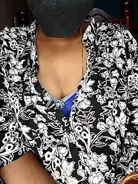 Snapshot of SindhuHappy chatting on 09-28-25, 05:29 SindhuHappy online show from 09-28-25, 05:29