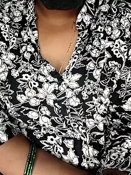 Snapshot of SindhuHappy chatting on 10-17-25, 03:47 SindhuHappy online show from 10-17-25, 03:47