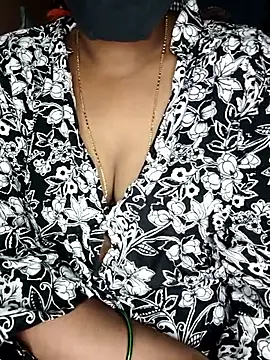 Snapshot of SindhuHappy chatting on 11-05-25, 03:23 SindhuHappy online show from 11-05-25, 03:23