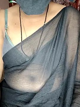 Snapshot of SindhuHappy chatting on 11-17-25, 04:13 SindhuHappy online show from 11-17-25, 04:13