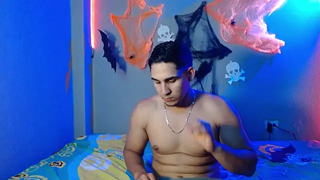 Snapshot of massimo_vidal_ chatting on 10-25-25, 01:46 massimo vidal online show from 10-25-25, 01:46