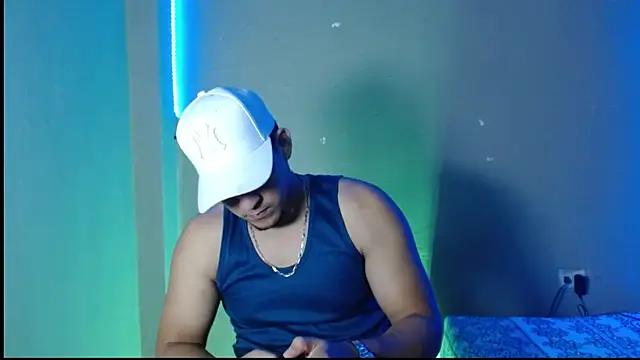 Snapshot of massimo_vidal_ chatting on 11-21-25, 02:16 massimo vidal online show from 11-21-25, 02:16