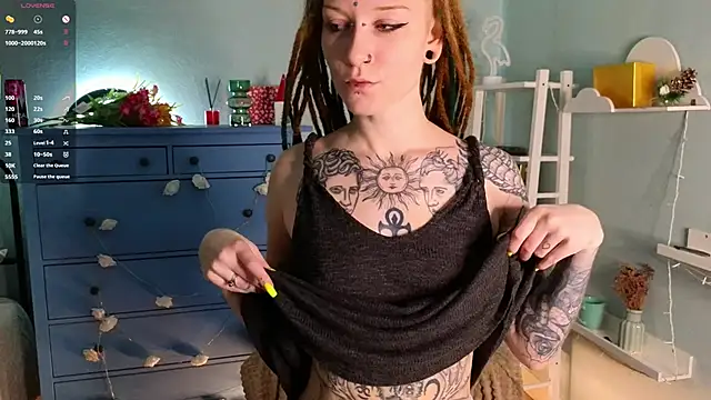 NeomiDemma online show from 09-27-25, 01:10