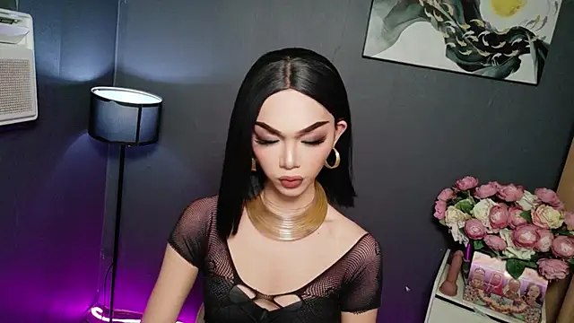 Snapshot of BelindaAbundance chatting on 11-22-25, 01:32 BelindaAbundance online show from 11-22-25, 01:32