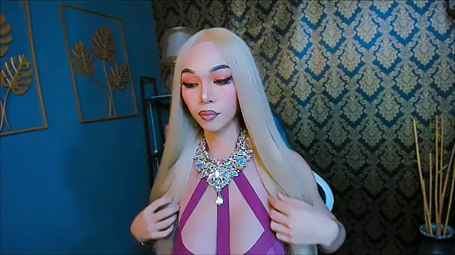 Snapshot of BelindaAbundance chatting on 11-26-25, 03:13 BelindaAbundance online show from 11-26-25, 03:13