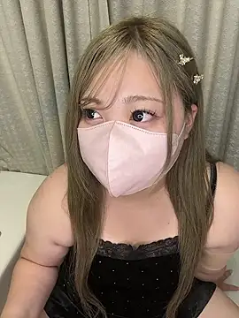 Snapshot of Chua-chan chatting on 09-25-25, 04:21 Chua-chan online show from 09-25-25, 04:21