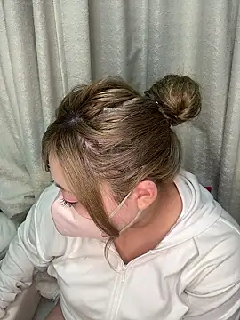 Snapshot of Chua-chan chatting on 10-07-25, 06:38 Chua-chan online show from 10-07-25, 06:38