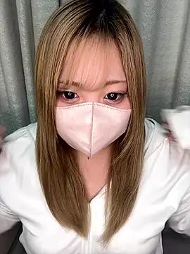 Snapshot of Chua-chan chatting on 11-03-25, 04:08 Chua-chan online show from 11-03-25, 04:08