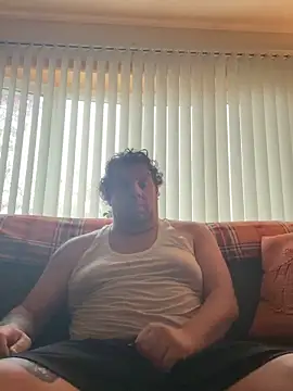 Stephanie1984 online show from 10-30-25, 12:06