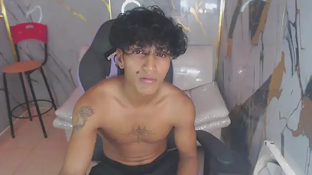 bull cam online show from 10-26-25, 04:24