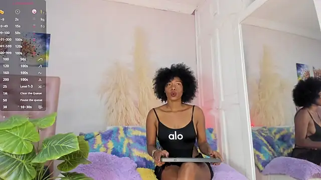 CardyKambell1 online show from 10-11-25, 04:44