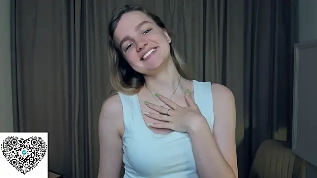 Snapshot of KerenFurguson chatting on 10-11-25, 06:39 KerenFurguson online show from 10-11-25, 06:39