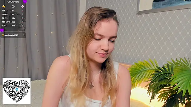 Snapshot of KerenFurguson chatting on 11-09-25, 07:56 KerenFurguson online show from 11-09-25, 07:56