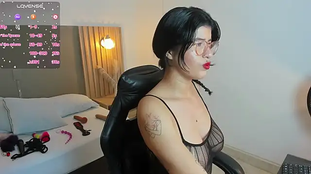 caroline 00403  online show from 10-01-25, 07:09