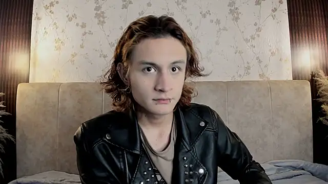 DarcyCullen online show from 09-10-25, 11:54