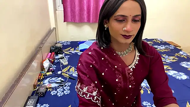 Snapshot of LuvLayla chatting on 11-04-25, 05:56 LuvLayla online show from 11-04-25, 05:56