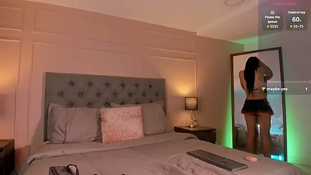 ALICESANDOVAL online show from 10-16-25, 11:55