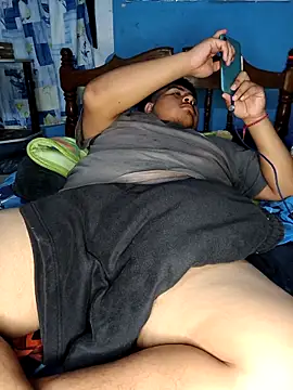 Snapshot of ramito1007 chatting on 11-26-25, 03:29 ramito1007 online show from 11-26-25, 03:29