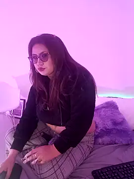 Vesper Vixen online show from 12-16-25, 03:06