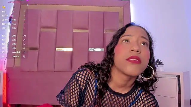 AikoSnow online show from 10-10-25, 04:50