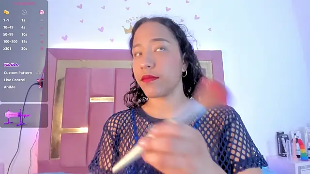 AikoSnow online show from 10-28-25, 02:42