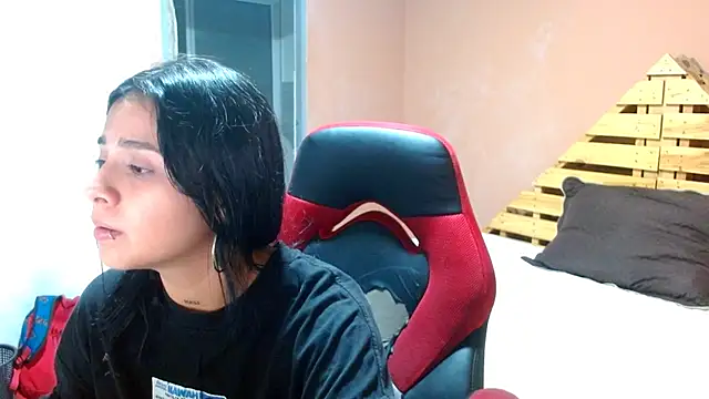 Snapshot of gracewoe chatting on 10-07-25, 03:36 gracewoe online show from 10-07-25, 03:36