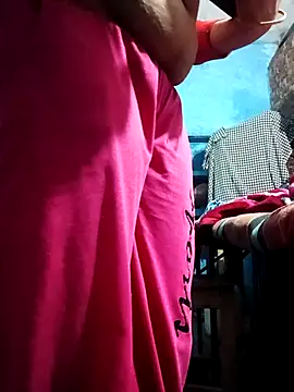 Snapshot of Deepa_hott chatting on 10-28-25, 10:45 Deepa hott online show from 10-28-25, 10:45