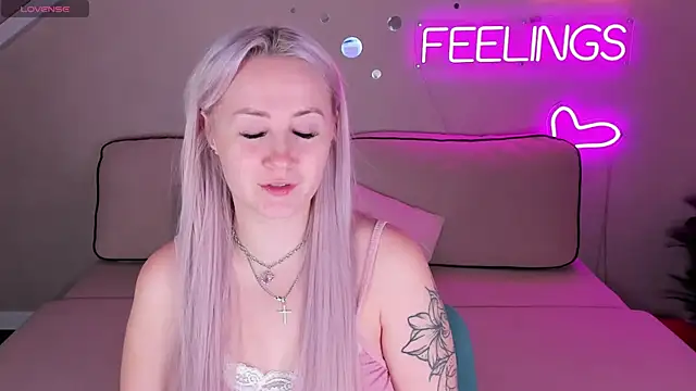 Joyce Howard online show from 10-19-25, 02:23