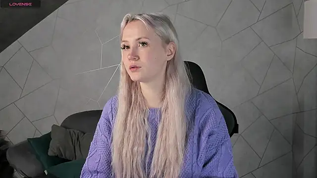 Joyce Howard online show from 11-10-25, 01:04