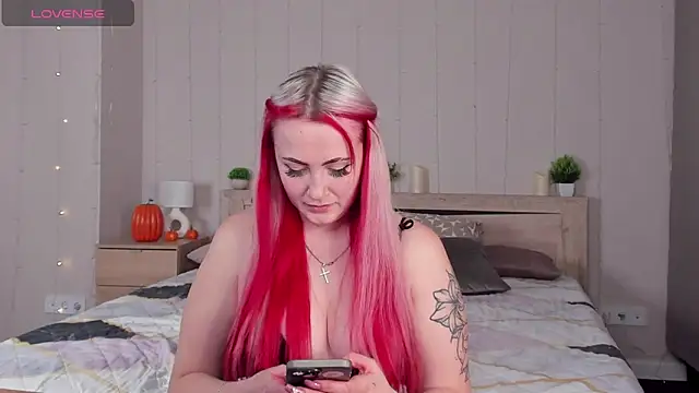 Joyce Howard online show from 11-15-25, 02:35