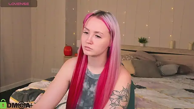 Joyce Howard online show from 11-22-25, 01:59