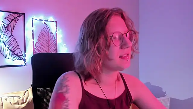 Hailey Foxy online show from 11-18-25, 09:03