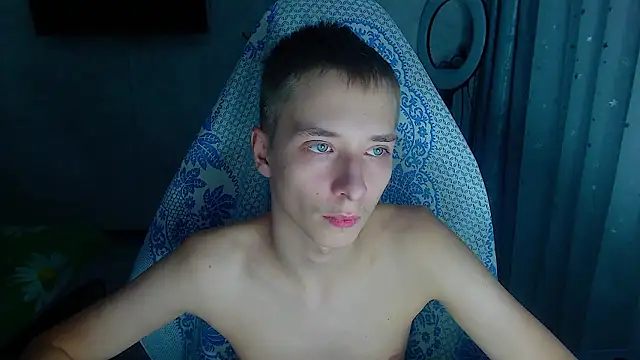 glasses cat online show from 02-10-26, 09:52