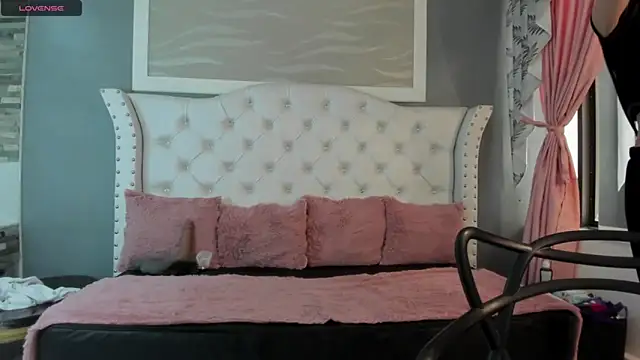 naomi cooper   online show from 09-24-25, 01:58