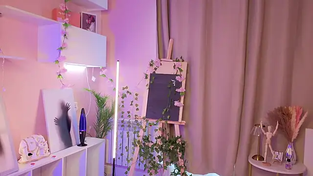 ElfredaTupy online show from 10-22-25, 06:13