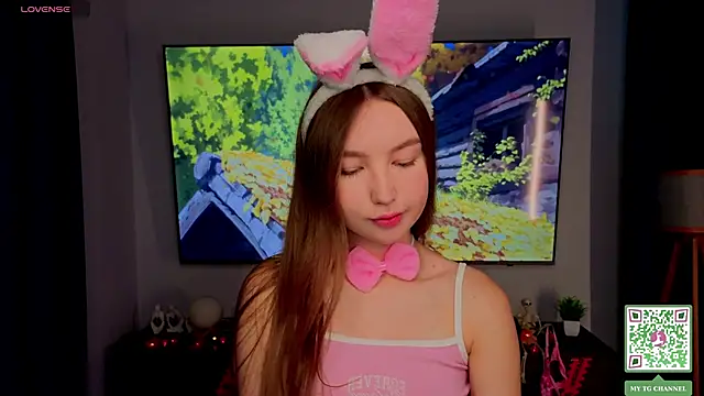 ElfredaTupy online show from 10-29-25, 06:04