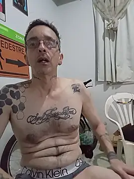 dinho carioca online show from 12-22-25, 04:42