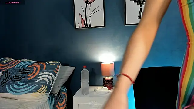 Grettel w online show from 10-14-25, 07:36