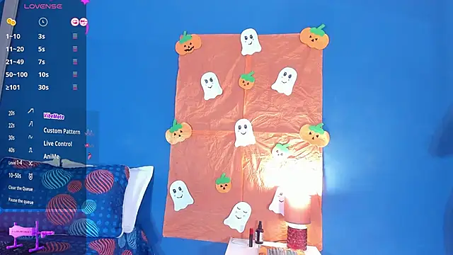 Grettel w online show from 10-28-25, 07:49