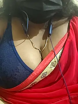 Snapshot of Silk_Smitha_27 chatting on 11-08-25, 03:34 Silk Smitha 27 online show from 11-08-25, 03:34
