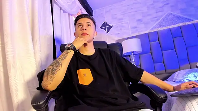 liaamsmiith  online show from 10-12-25, 12:04