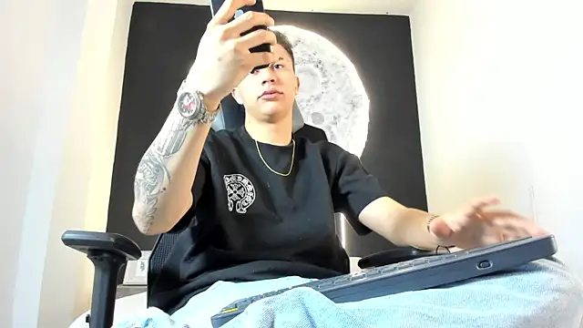 liaamsmiith  online show from 10-24-25, 12:23