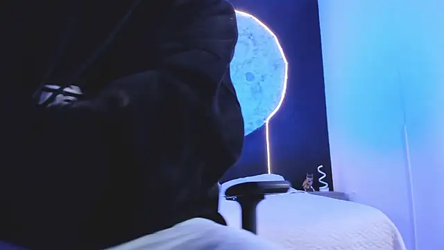 liaamsmiith  online show from 11-14-25, 12:15