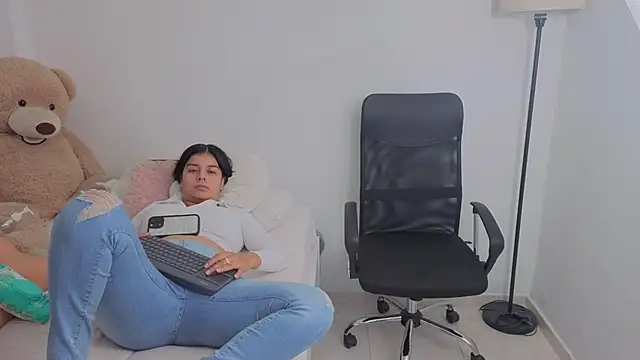 valerihouse online show from 10-16-25, 12:44