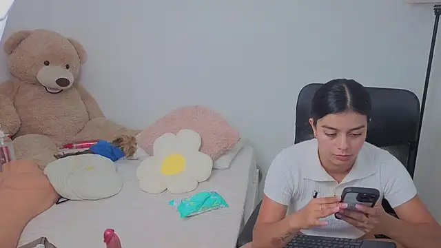 valerihouse online show from 10-18-25, 01:19