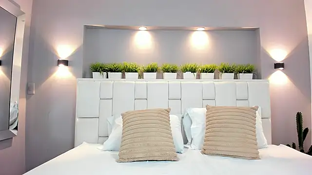 LunnaBlake online show from 10-01-25, 04:07