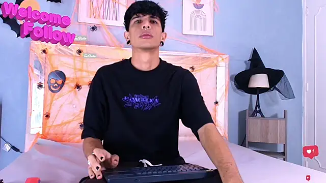 Franvill Trato online show from 10-21-25, 05:13